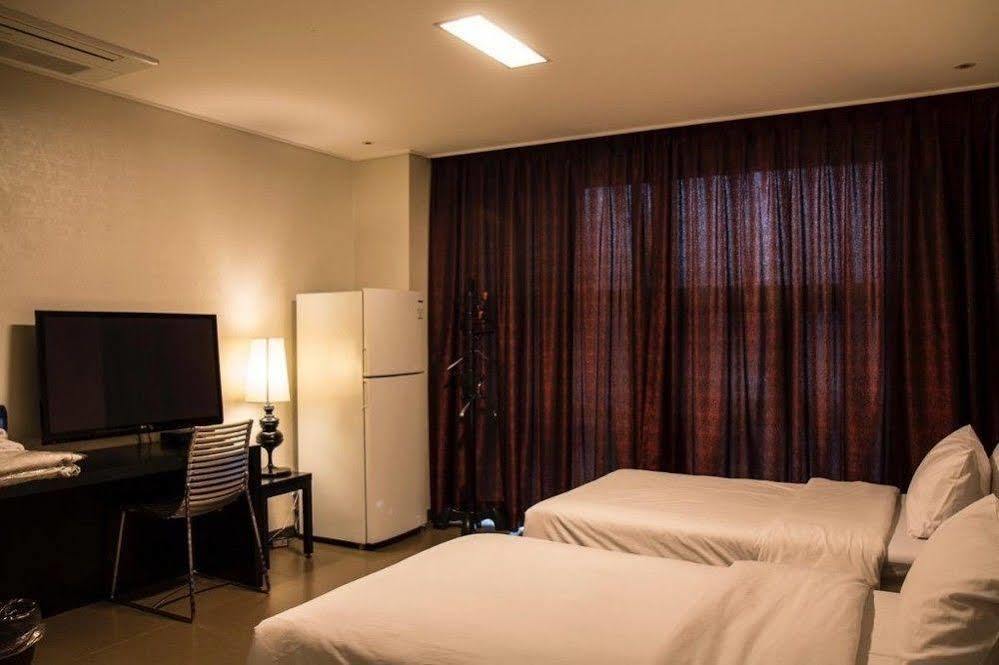 G Tourist Hotel Wolmido Incheon Exterior foto